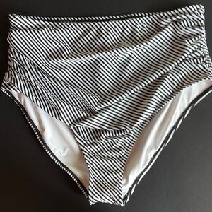 Cupshe Black and White High-Waisted Bikini 0X